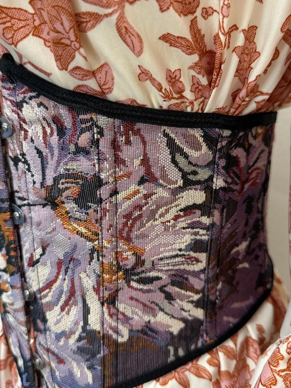 N/A statement floral